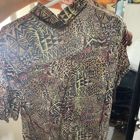 Button up - Picture 3 of 3